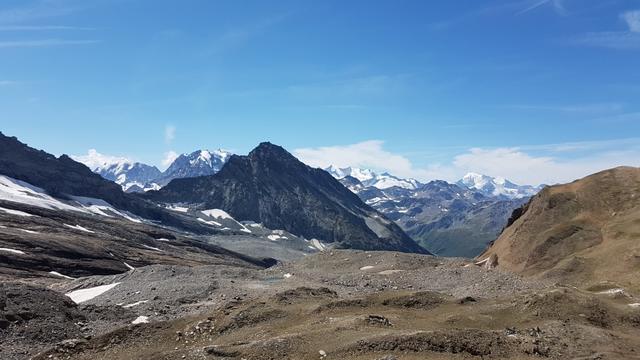 Blick Richtung Fletschhorn, Hübschhorn und in die eisige Bergwelt des Wallis