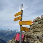 Wegweiser bei der Mäderlücke 2887 m.ü.M.