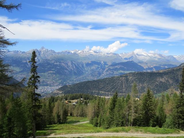 der Ausblick ins Rhonetal, Brig, Rosswald und das Bietschhorn wunderschön