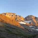 ...und färbt den Mont Ruan in einem schönen Abendrot