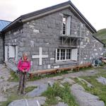 die Cabane de Susanfe 2102 m.ü.M. liegt Morgens noch im Schatten als wir sie verlassen