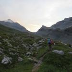 auf gleichem Weg wie wir gestern vom Col de Susanfe hinunter gewandert sind, geht es nun wieder hinauf