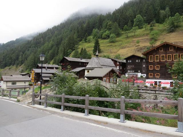 schon von weitem ist die vierhundert Jahre alte Steinbrücke und die Antoniuskapelle zu sehen