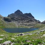 und plötzlich erscheint vor uns der Geisspfadsee. Im Hintergrund der Grampielhorn