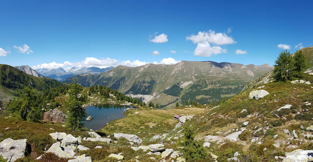 schon nach kurzer Zeit schauen wir auf den Mässersee hinunter