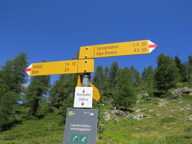 beim Wegweiser von Manniboden 2000 m.ü.M.