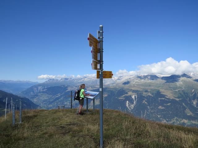 wir erreichen der beste Aussichtspunkt mit Panoramatafel am Eggerhorn 2492 m.ü.M.