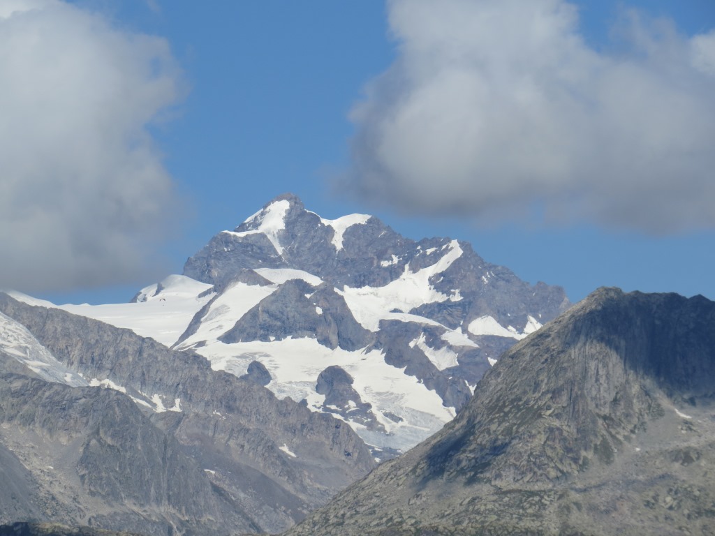die Jungfrau von der Walliser Seite aus gesehen