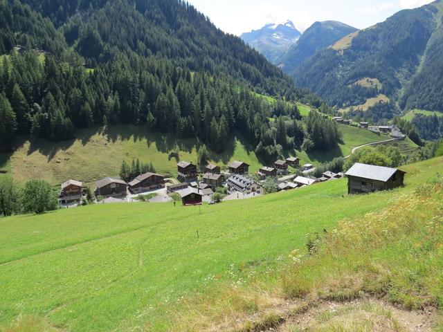 ...hinunter nach Binn 1400 m.ü.M.