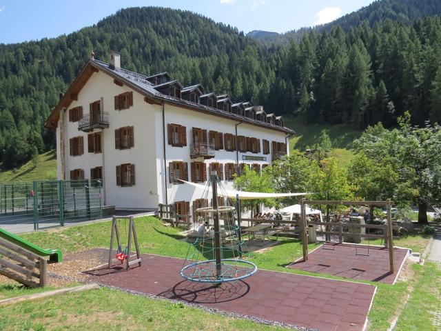 in Binn wieder angekommen geniessen wir einen Kaffee im Hotel Ofenhorn