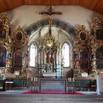 die Kirche ist denkmalgeschützt, und wunderschön, vorallem der Hochaltar ist sehenswert