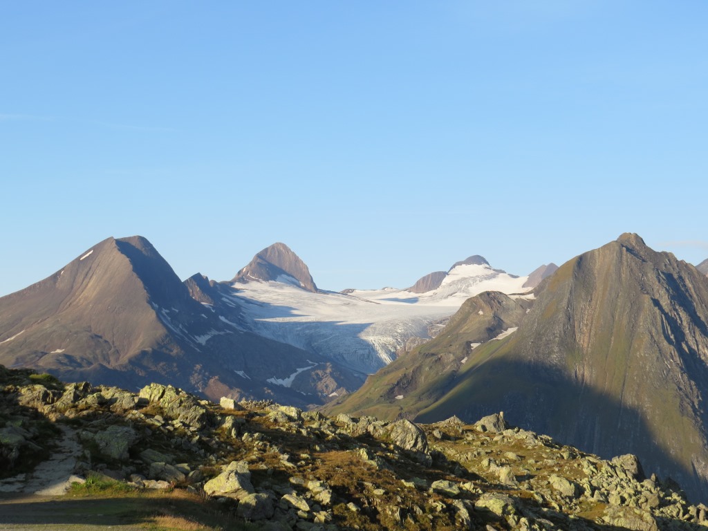 Blick zum Griesgletscher mit Bettelmatthorn, Rothorn, Blinnenhorn und Faulhorn