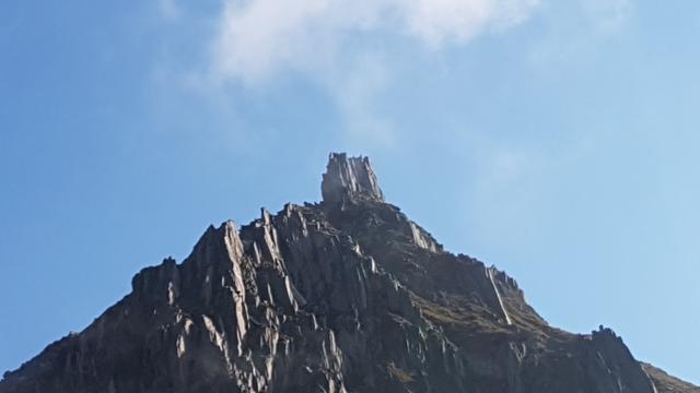 der Gipfel des Chilchhorn herangezoomt. Noch vor kurzem standen wir dort oben