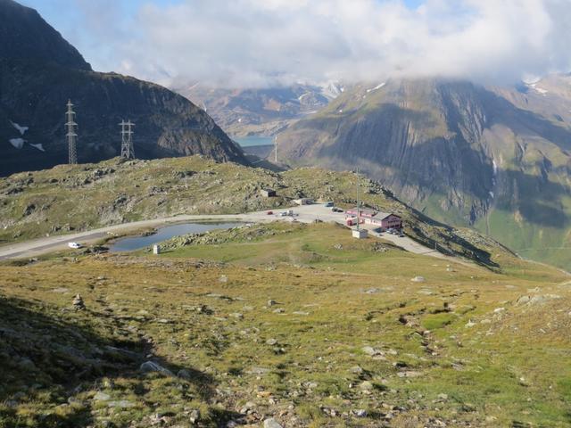 noch ein paar Schritte und wir sind wieder beim Nufenenpass