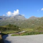 vom grossen Parkplatz auf dem Simplonpass folgen wir dem Wegweiser mit dem Hinweis Bistinepass