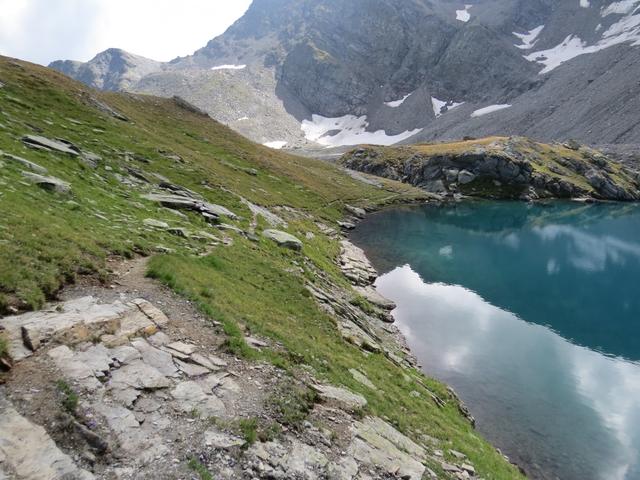 ...legen wir bei diesem schönen Bergsee eine kurze Pause ein