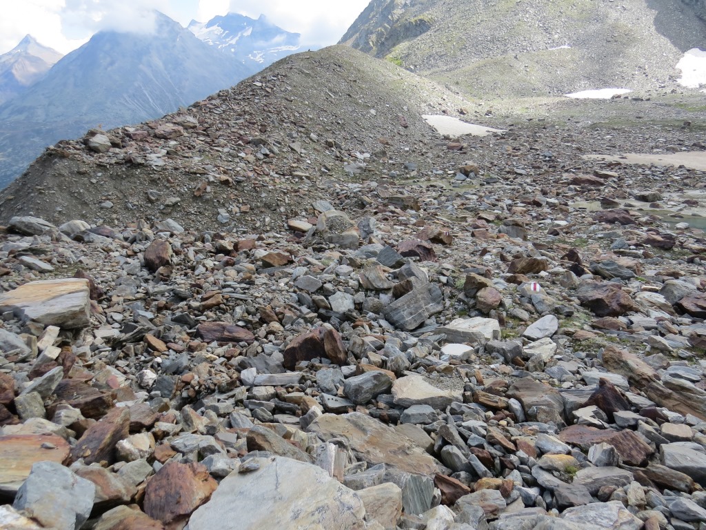 der Bergpfad wird nun deutlich alpiner