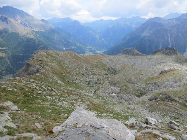 wir Blicken hinab auf die Alp Wysse Bode