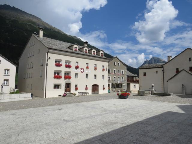 beim schönen Dorfplatz von Simplon Dorf 1475 m.ü.M., endet unsere Wanderung