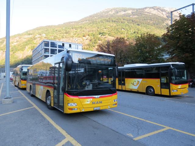 in Brig sind wir ins Postauto gestiegen,...