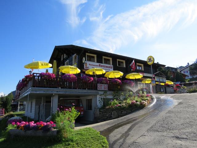 bevor wir die heutige Wanderung starten, geniessen wir im Restaurant Rosswald einen Kaffee...