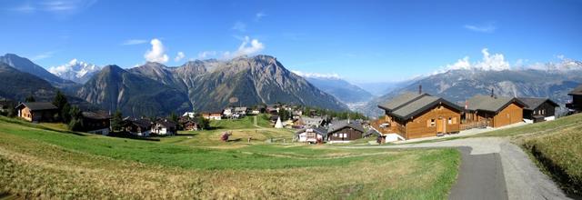 sehr schönes Breitbildfoto mit Blick auf Rosswald. Bei Breitbildfotos nach dem anklicken, immer noch auf Vollgrösse klicken