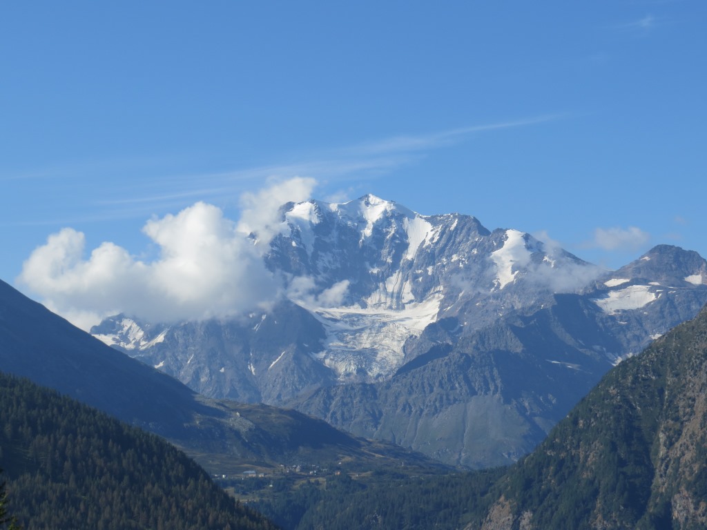 Blick auf das mächtige Fletschhorn. Wir haben Glück, oft ist dieses Massiv schnell von Wolken umhüllt