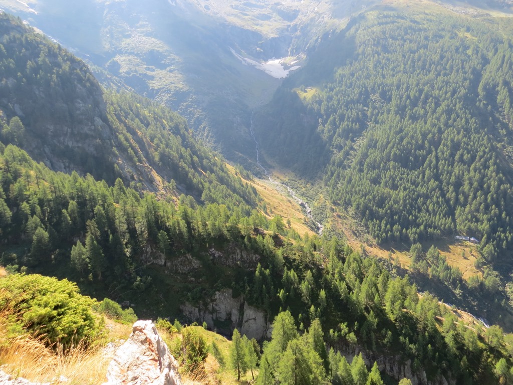 Blick in den Geröllkessel von Furggubäum das wir bald durchqueren werden