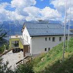 wir durchqueren das schöne Dorf und erreichen schon bald das Berggasthaus Wasenalp. Leider geschlossen im August?!