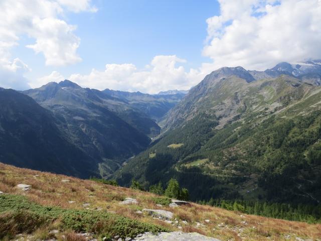 Blick Richtung Zwischenbergtal. Wir erkennen das Irgilihorn das wir schon besucht haben