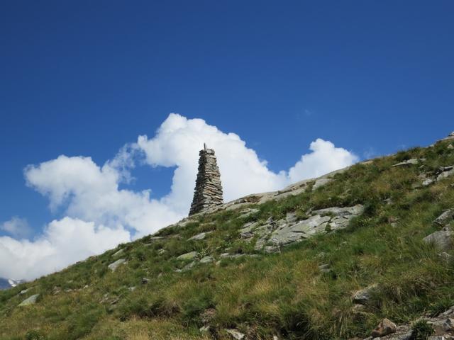 beim grossen Steinmann erreichen wir das Seehorn 2437 m.ü.M.
