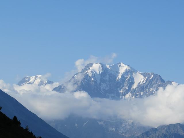 Blick zum mächtigen Fletschhorn. Links davon der Weissmies