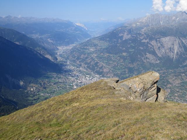 der Tiefblick auf Brig und das Rhonetal ist besonders eindrucksvoll