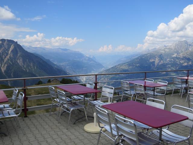 von der Terrasse des Restaurant Fleschboden geniessen wir eine traumhafte Aussicht