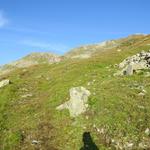 Nach ein paar Metern biegen wir links ab...