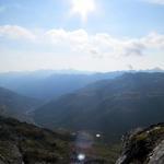 schönes Breitbildfoto mit Blick auf die Furkapassstrasse Richtung Realp