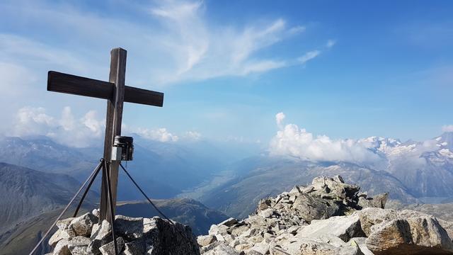 völlig überraschend stehen wir dann auf dem Klein Furkahorn 3025 m.ü.M...