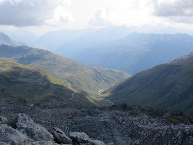 sehr schöne Aussicht auf die Furkapassstrasse Richtung Realp