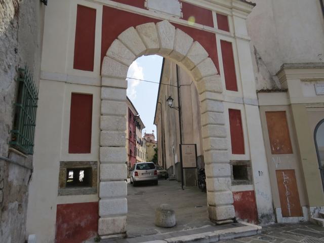 wir durchschreiten die Porta San Martino 16.Jhr....