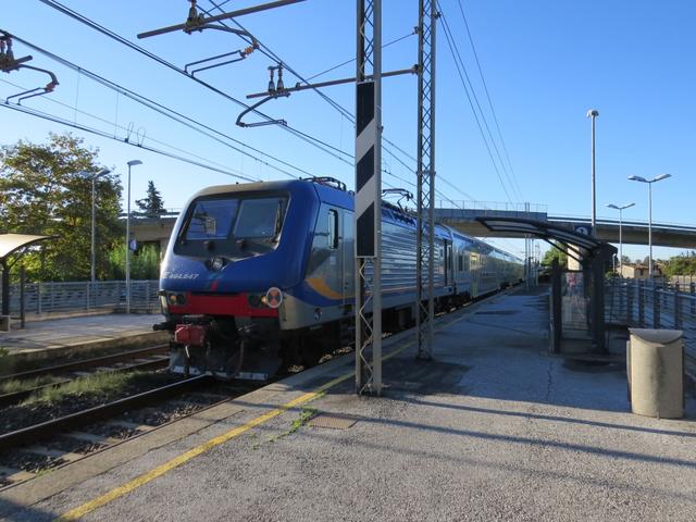 mit dem Zug fahren wir danach von Lido di Camaiore nach Massa