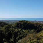 schönes Breitbildfoto mit Blick auf die Versilia und das Meer