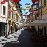 wir durchqueren die schöne Altstadt von Pietrasanta (heiliger Stein)...