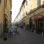 vorbei an der Piazza Francigena verlassen wir Camaiore