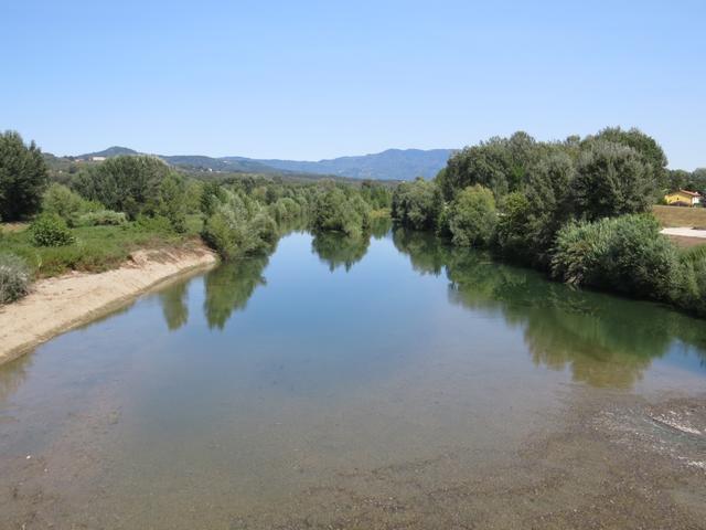 die Via Francigena führt uns nun alles am Fluss Serchio entlang Richtung Lucca