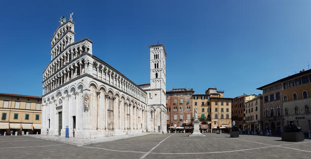 plötzlich stehen wir auf der wunderschönen Piazza San Michele, mit der Kirche San Michele in Foro