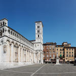 plötzlich stehen wir auf der wunderschönen Piazza San Michele, mit der Kirche San Michele in Foro
