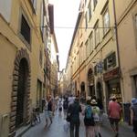 wir schlendern durch die Altstadt, und geniessen unser letzter Tag in diesem Jahr, auf der Via Francigena