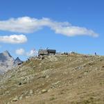 problemlos erreichen wir die kleine Berghütte 2732 m.ü.M.