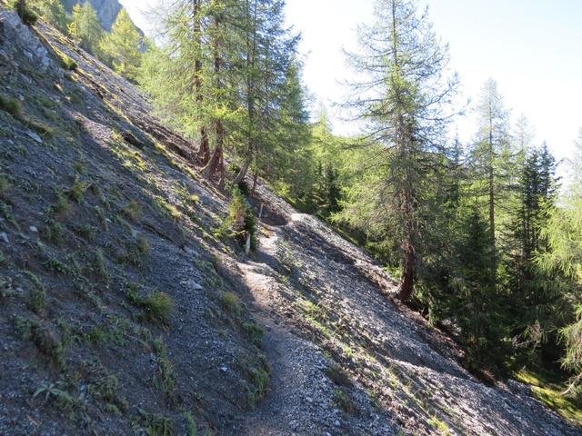 wir beginnen mit der langen Querung der Westflanke des Murtaröl