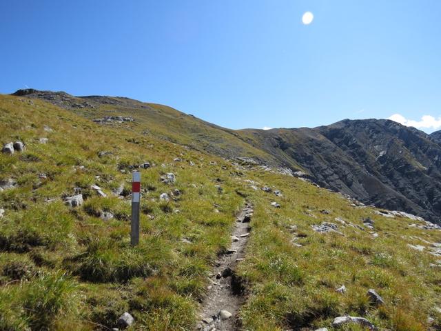 vor uns taucht der Murtaröl auf